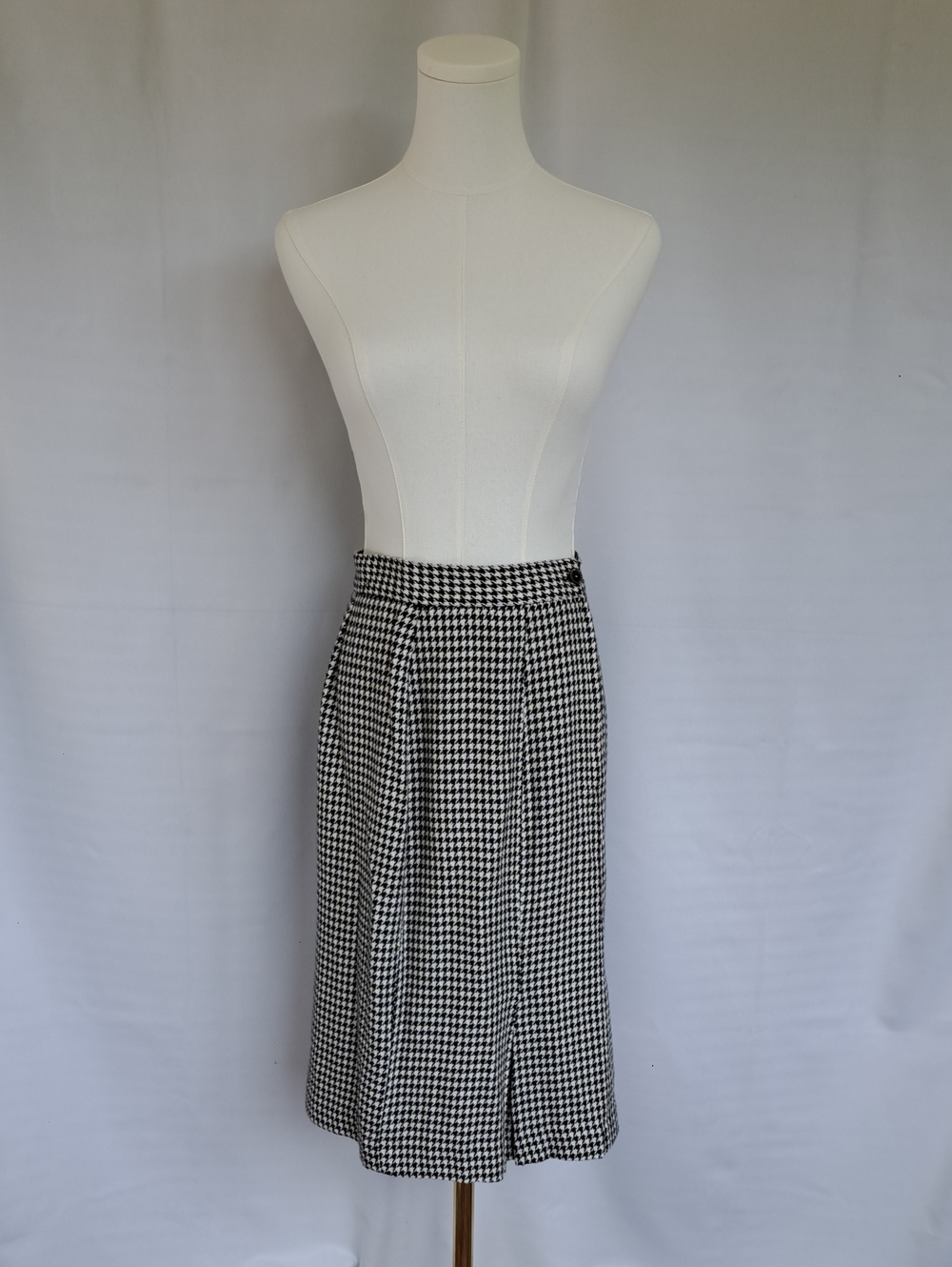 VTG Chaus Black & White Houndstooth Wool Midi Skirt Chic Academia Gothic Prep 8